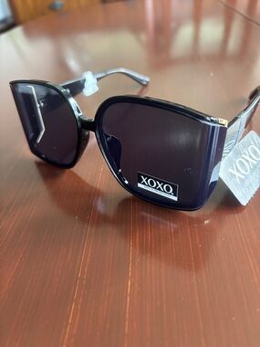 XOXO  100% UV protection,black frame,black lens,Goldtone accent